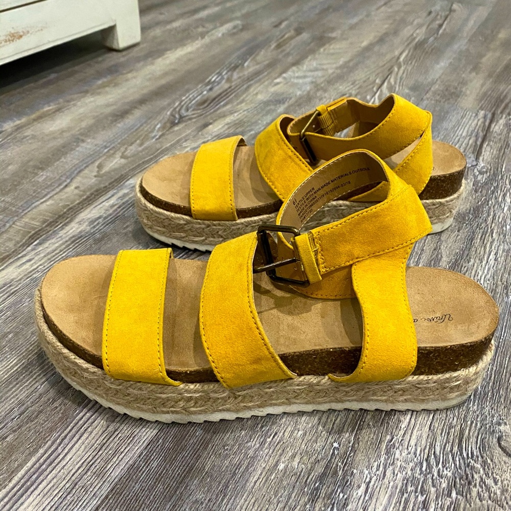 Yellow platforms